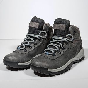 Columbia Newton Ridge Plus Women 7.5 Hiking Boot Waterproof Omnigrip BL3783-052